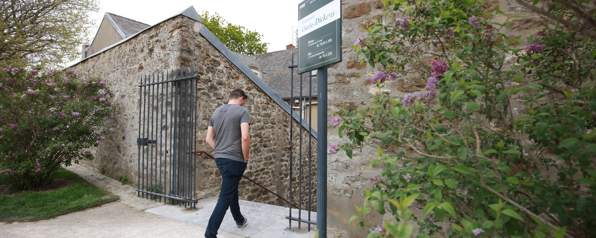 Promenade des remparts Charles Dickens