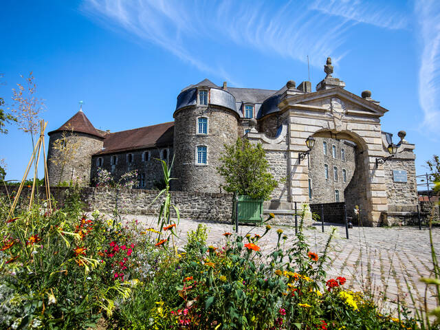 Le château comtal : le monument